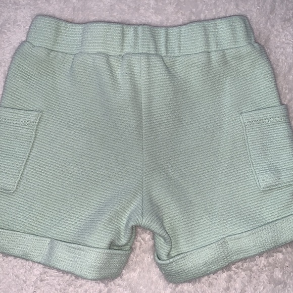 Star Wars Disney Baby Yoda 2 pc. Outfit 24M Green & Ivory EUC Hoodie & Shorts - Picture 12 of 12